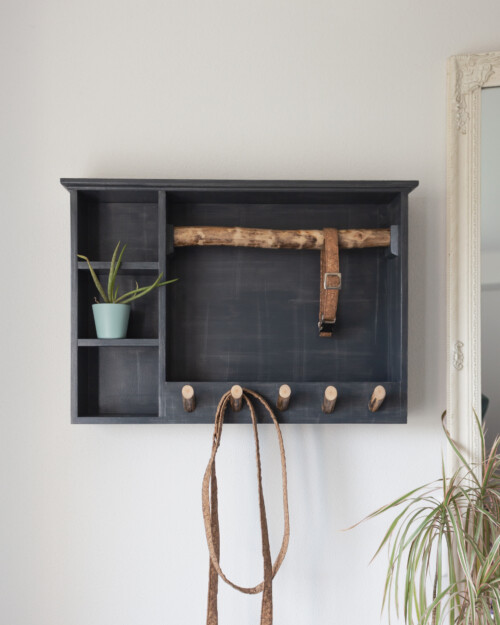 Hundegarderobe Vintage-Wühlkiste mit Treibholzstange